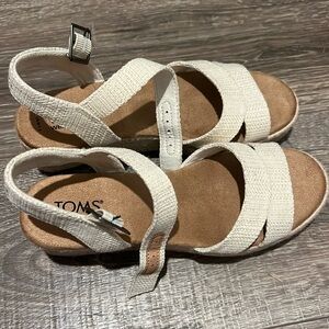 Toms wear good wedges never worn size 7.5